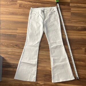 NWT $70 Cello White 2 Button Low Rise Flare Jeans